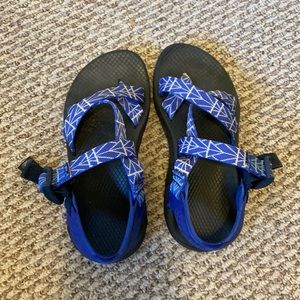 Great condition chacos with purple straps